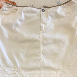 Louis Vuitton Off-White Tan trimmed Mini Skirt